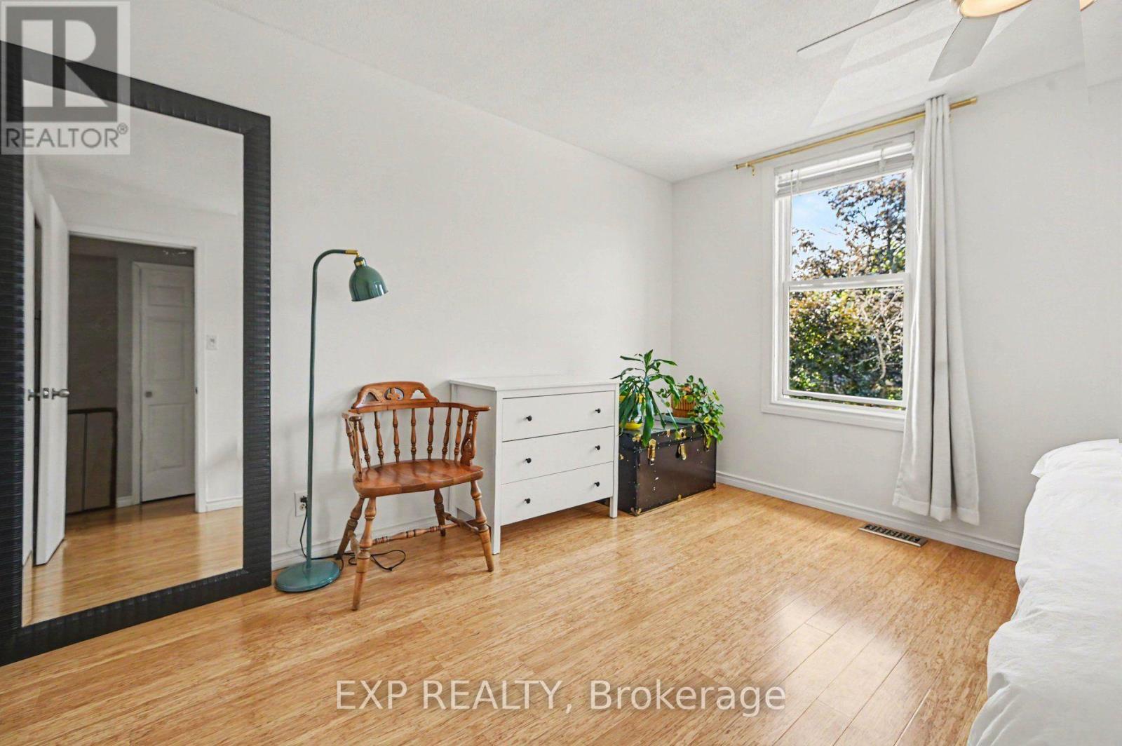 541 Bay Street Property Photo 23