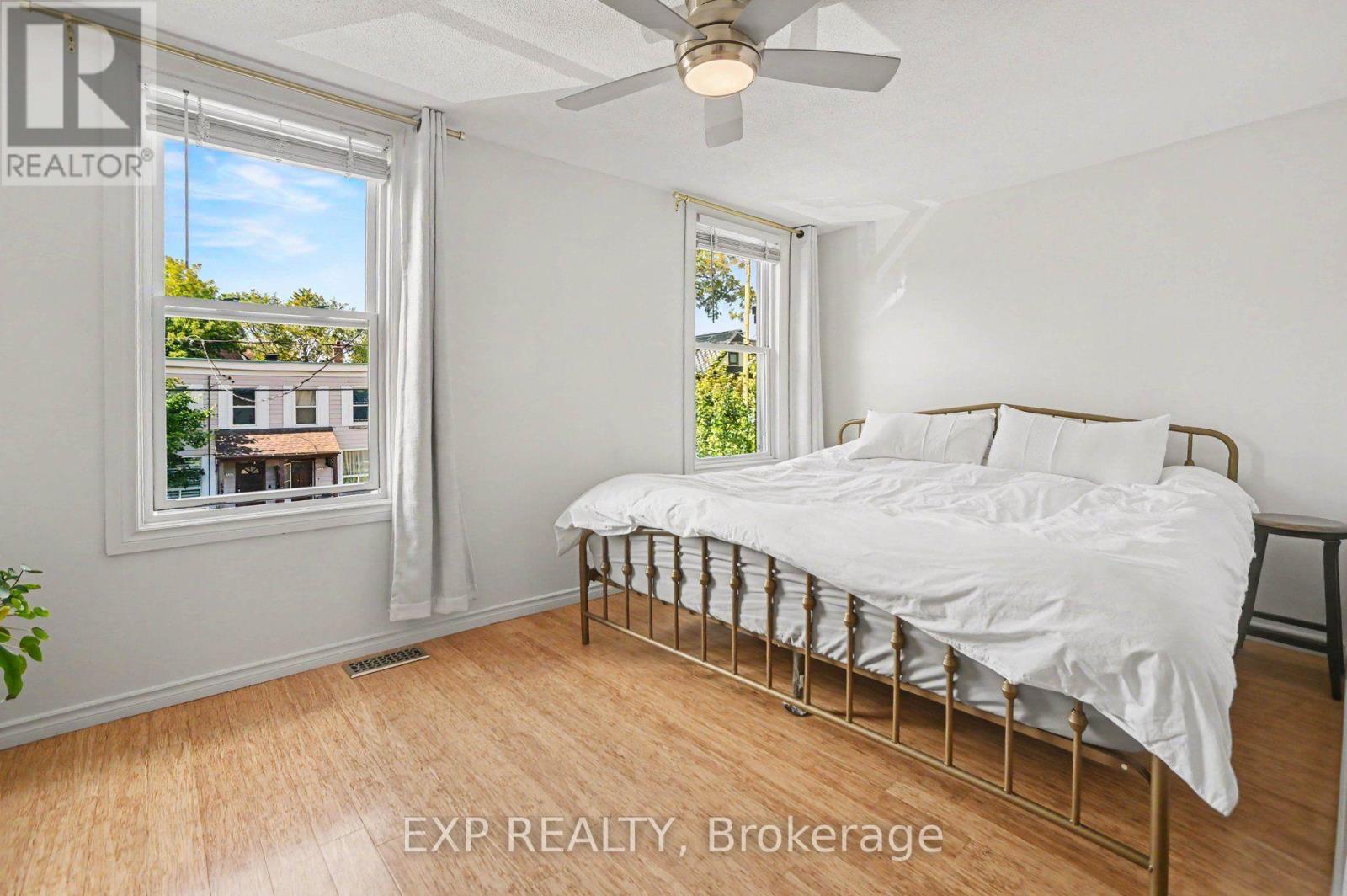541 Bay Street Property Photo 25