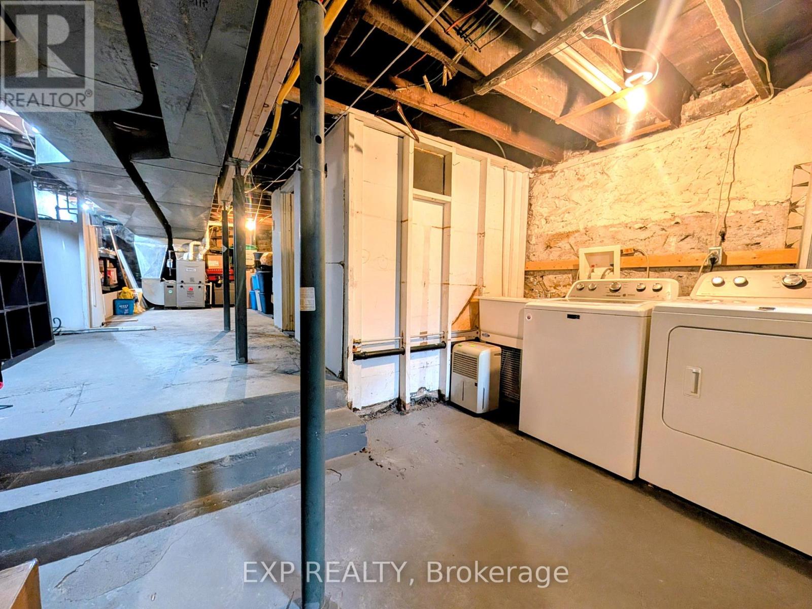 541 Bay Street Property Photo 29