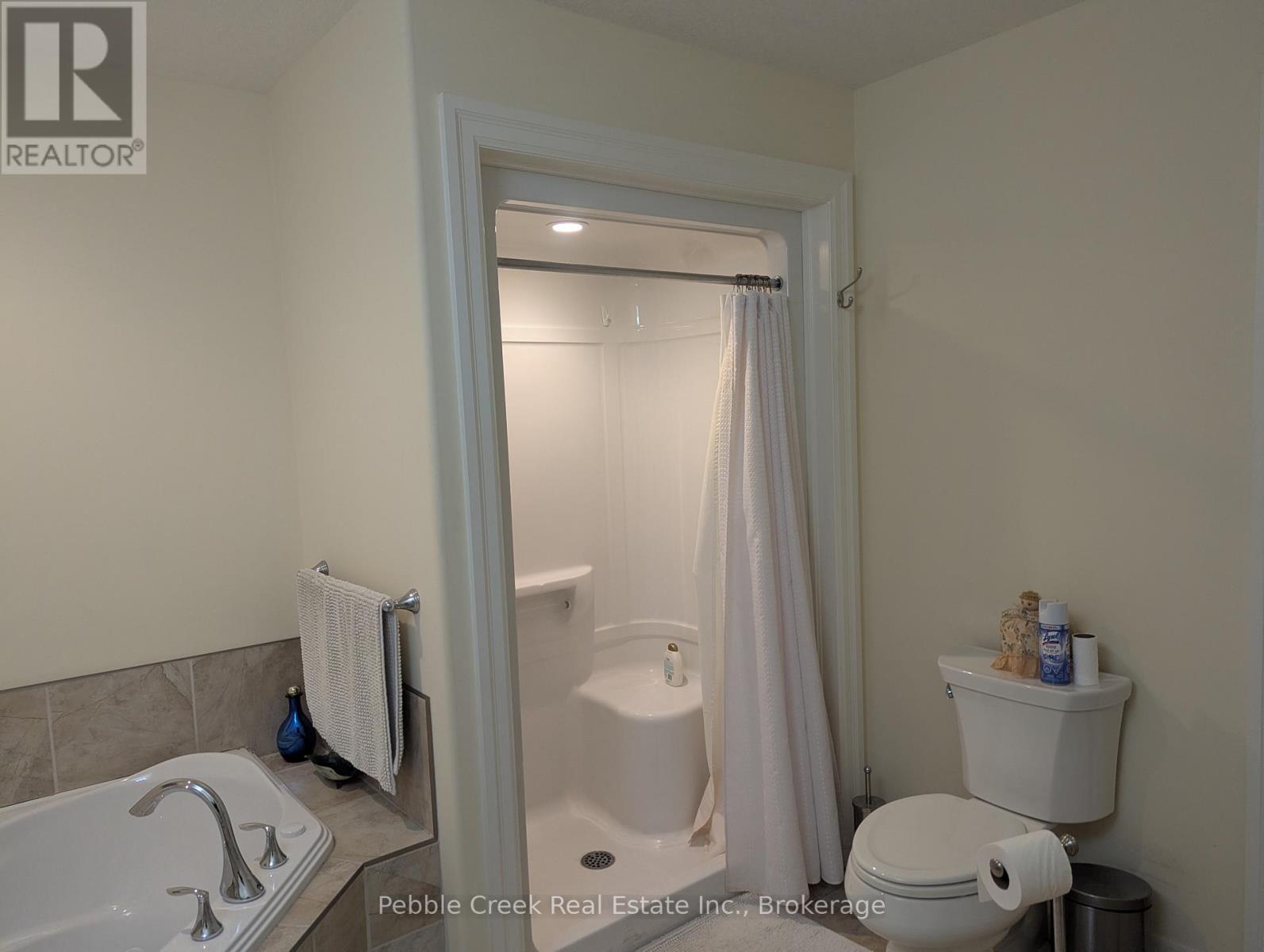 16 - 27 Fairhaven Lane Property Photo 20