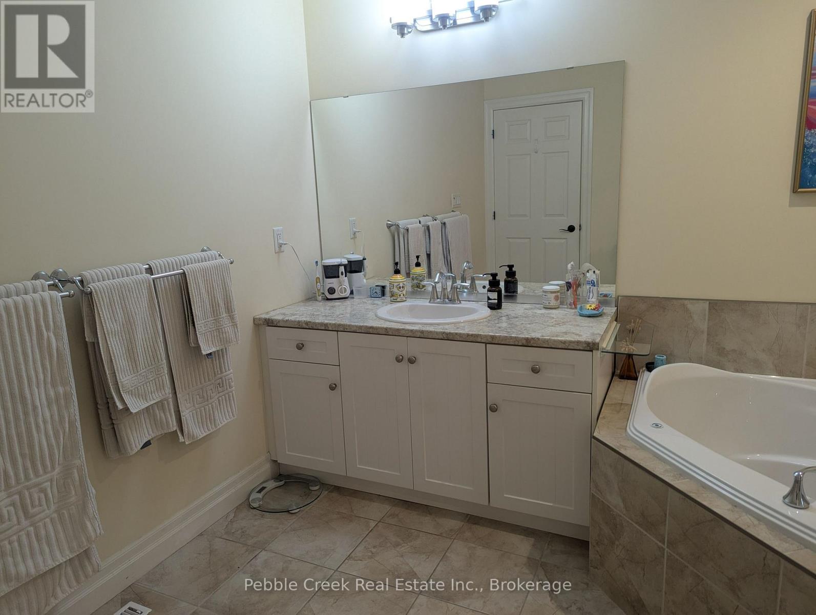 16 - 27 Fairhaven Lane Property Photo 21