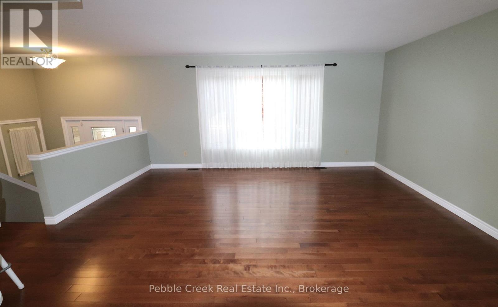 21 Suncoast Drive W Property Photo 10