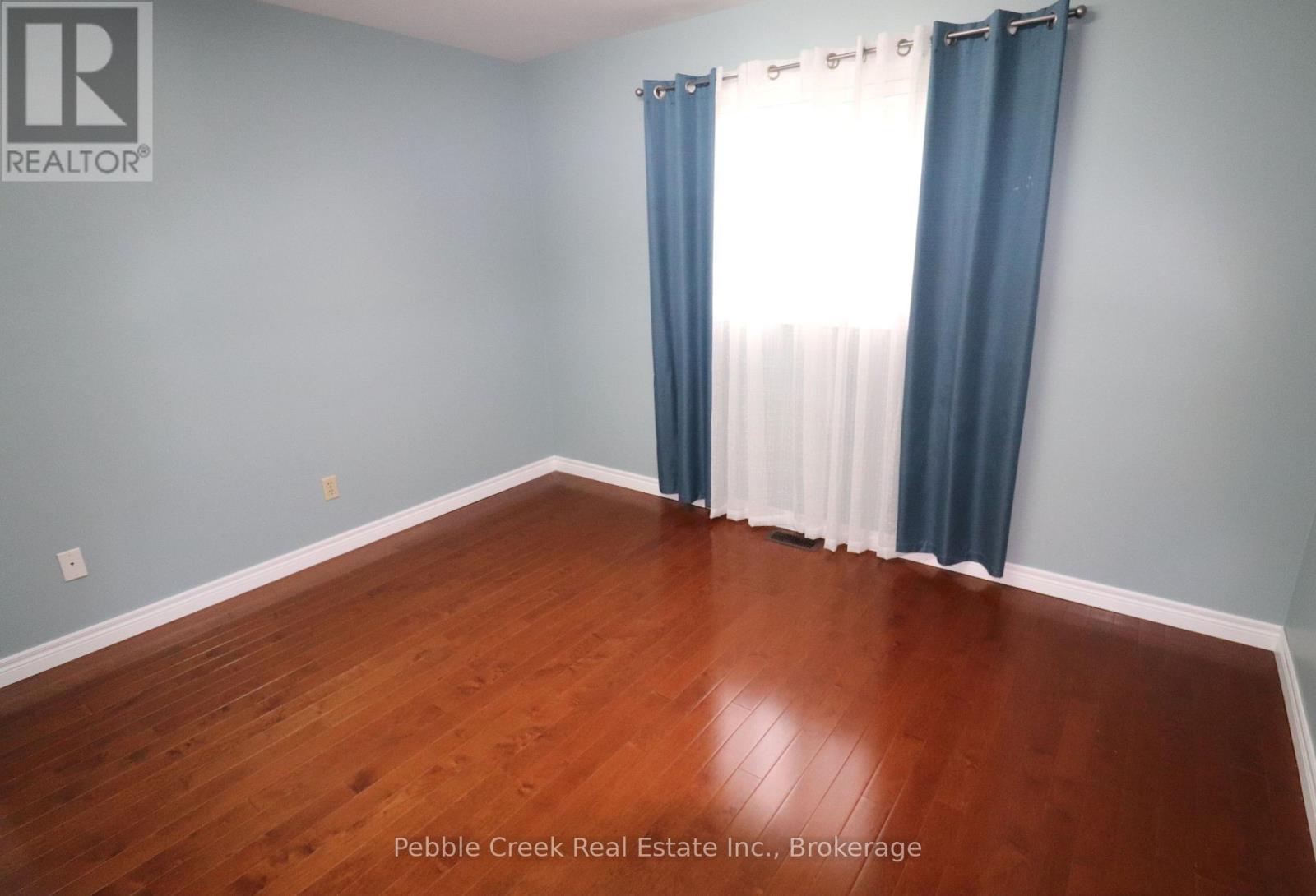 21 Suncoast Drive W Property Photo 17