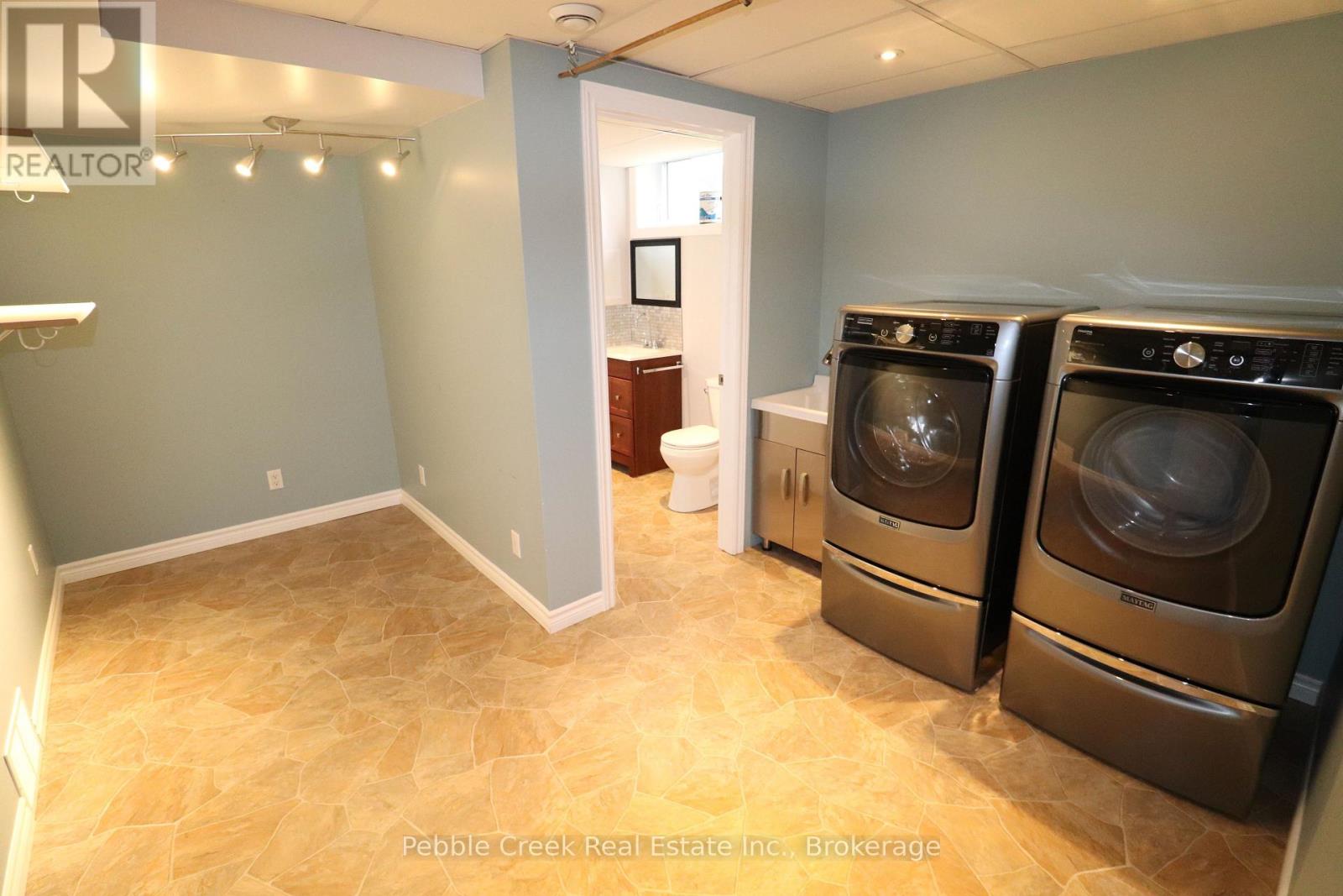 21 Suncoast Drive W Property Photo 27