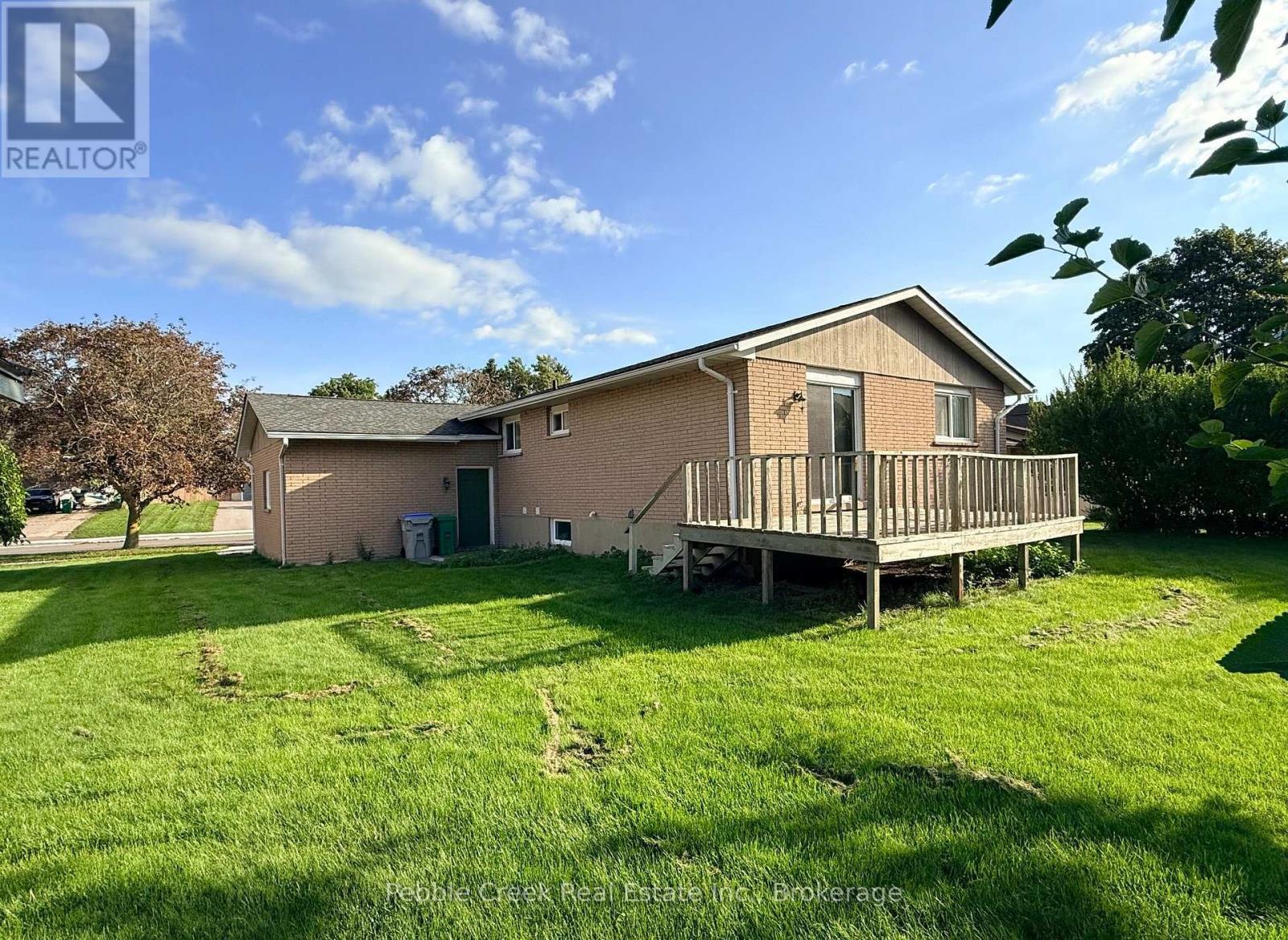 21 Suncoast Drive W Property Photo 34