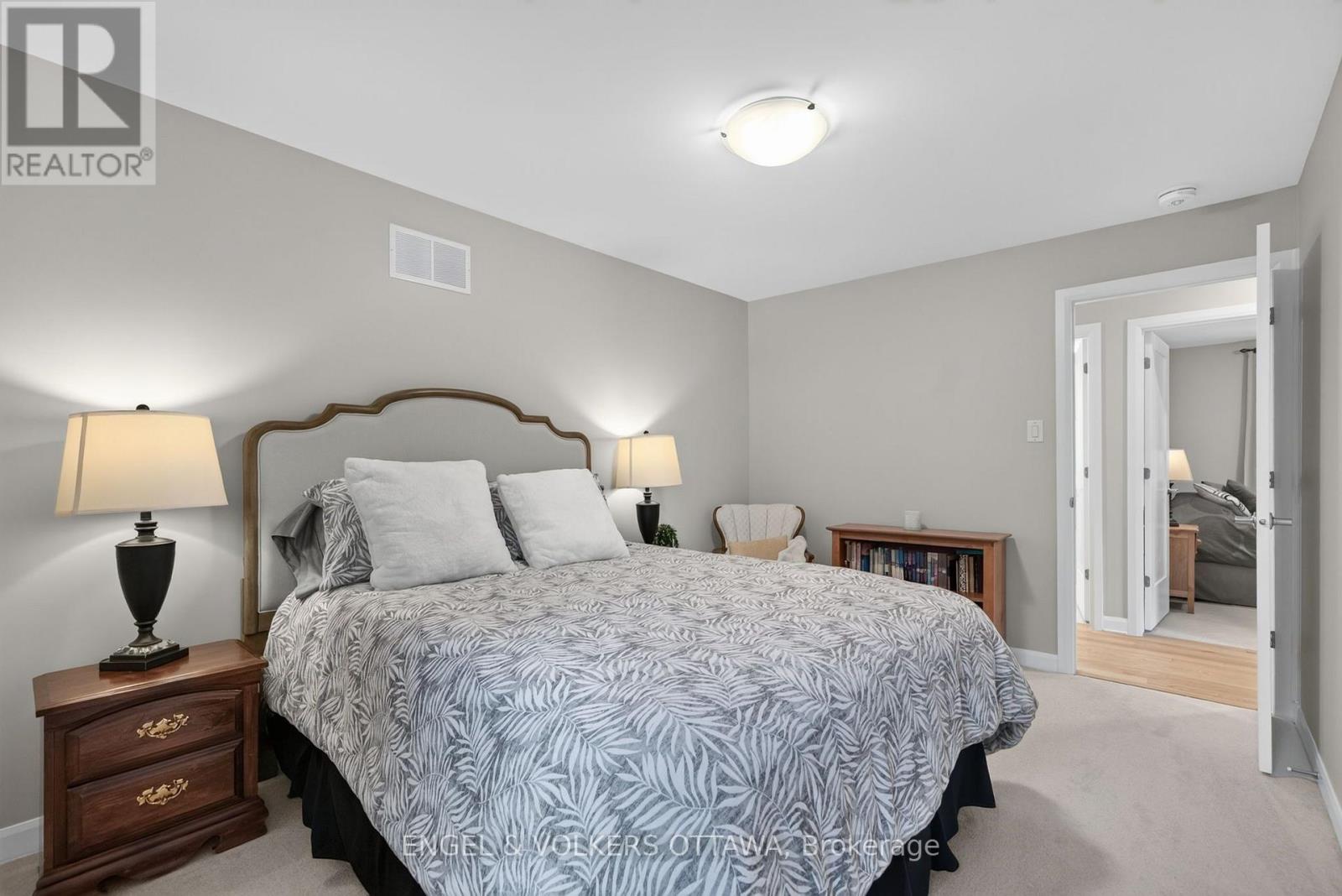 537 Anchor Circle Property Photo 33