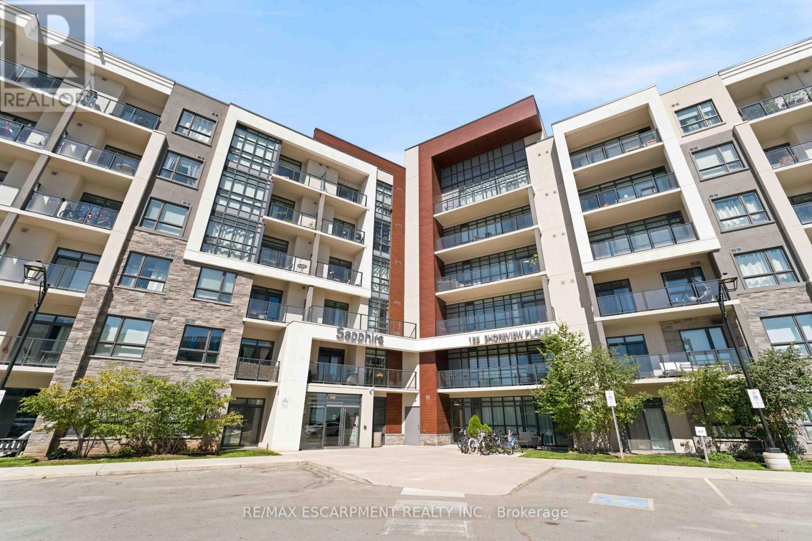 411 - 125 SHOREVIEW PLACE Property Photo 1