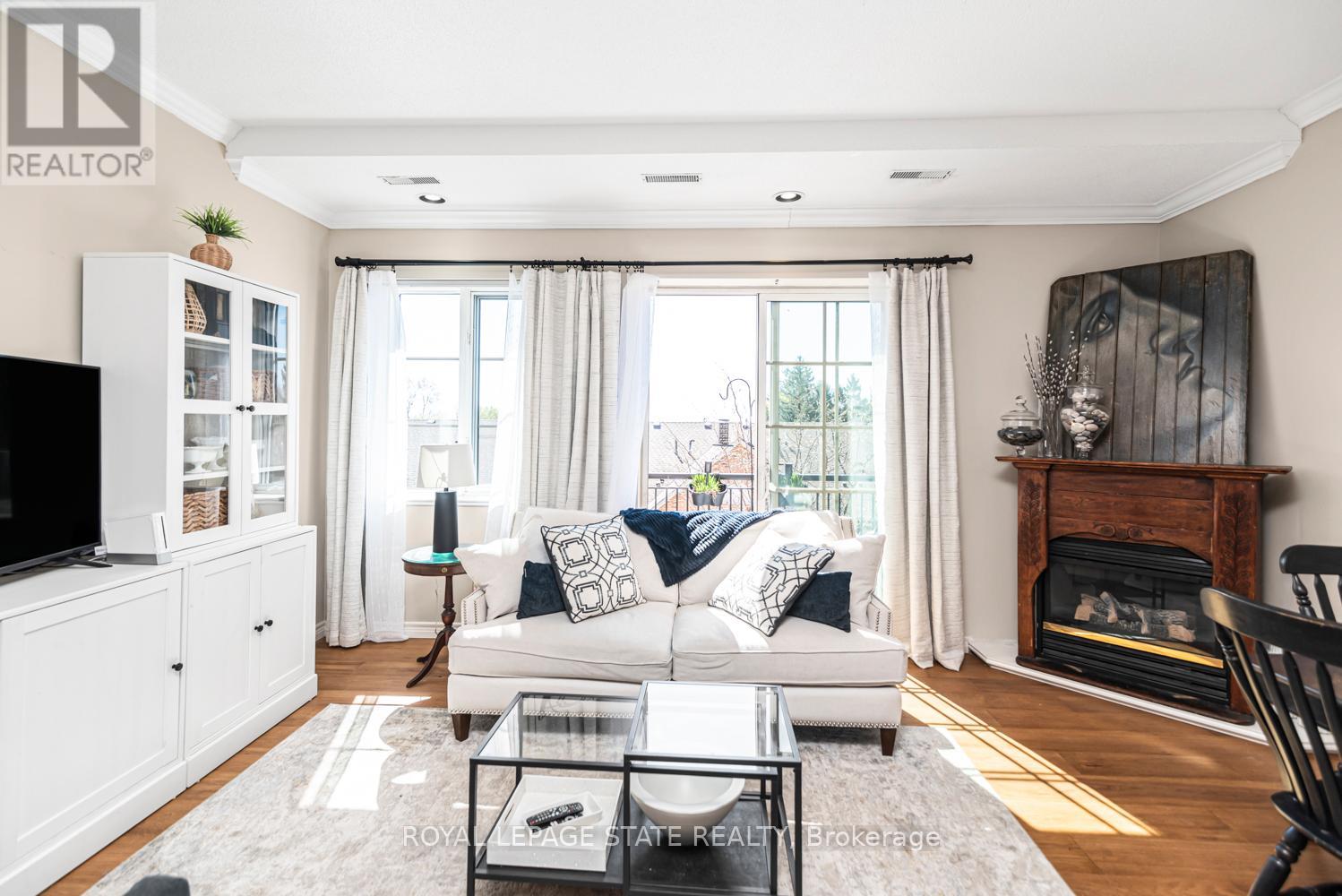 311 - 262 Dundas Street E Property Photo 1