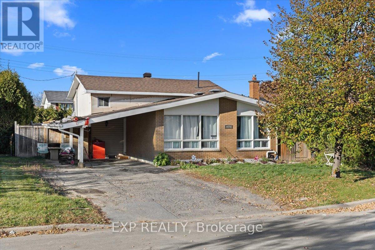 2670 STONE CRESCENT N Property Photo 1