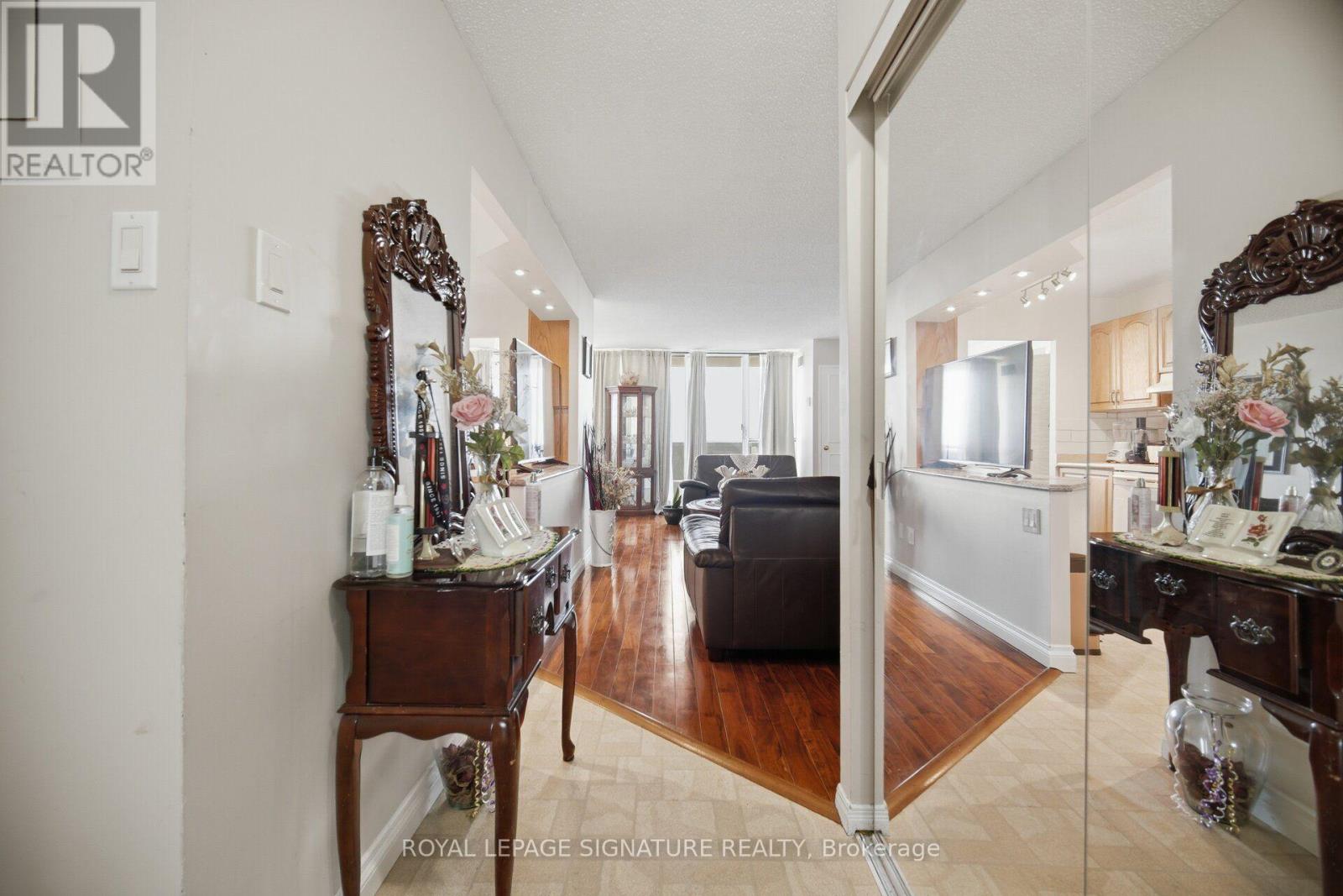 802 - 375 King Street N Property Photo 7
