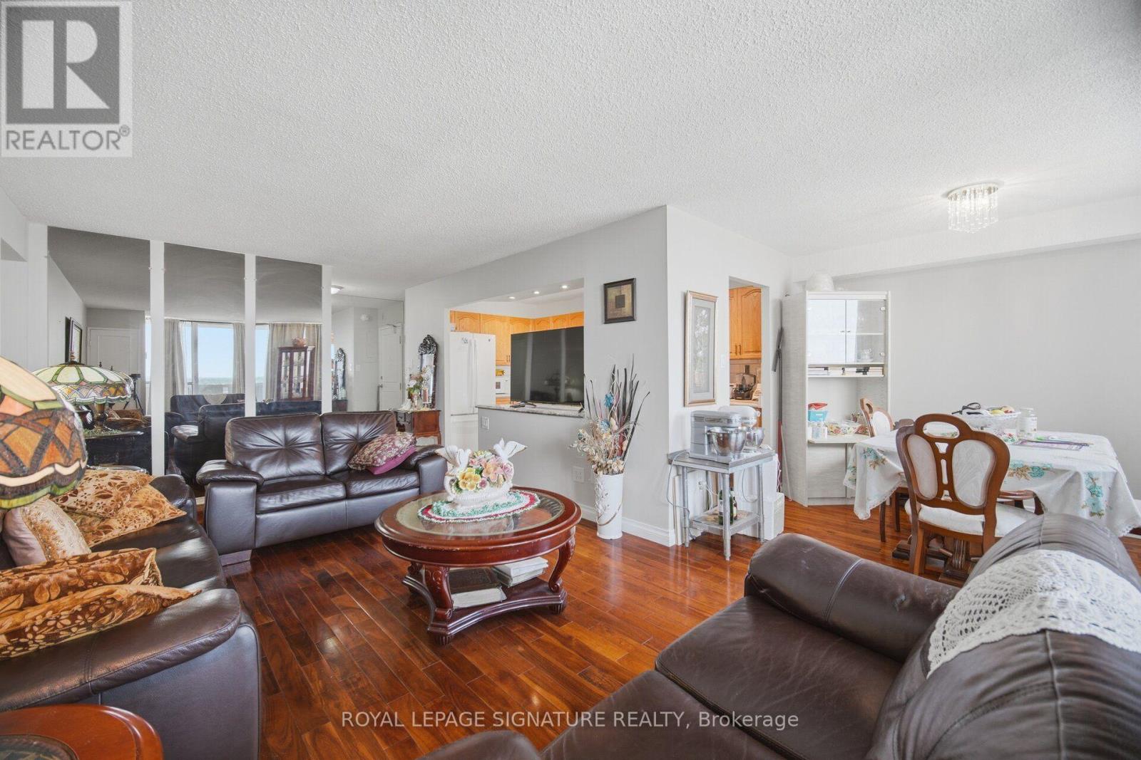 802 - 375 King Street N Property Photo 11