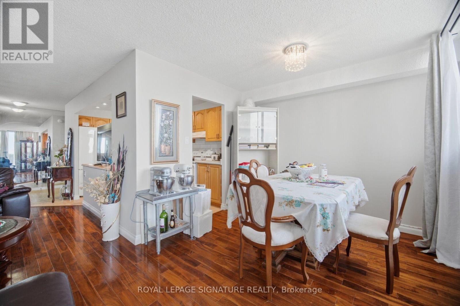 802 - 375 King Street N Property Photo 14