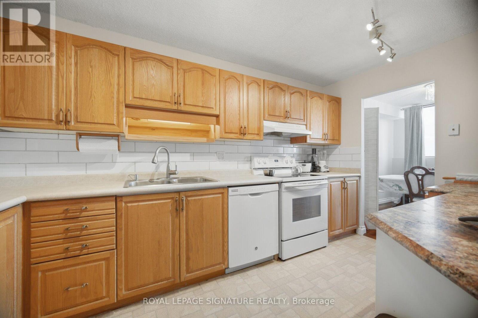 802 - 375 King Street N Property Photo 16