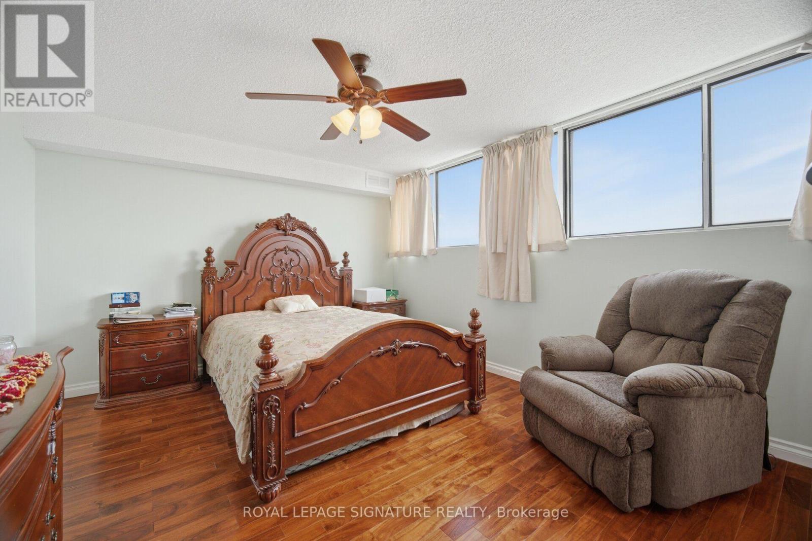 802 - 375 King Street N Property Photo 22