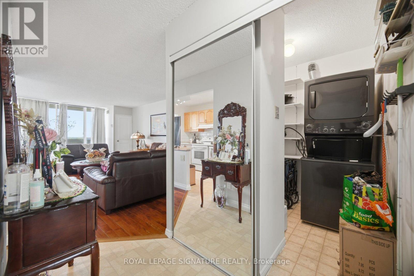 802 - 375 King Street N Property Photo 31