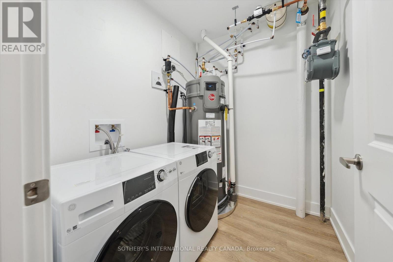 404 - 19b West Street N Property Photo 27