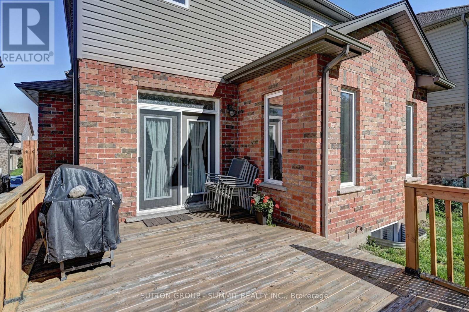 212 Gravel Ridge Trail Property Photo 18