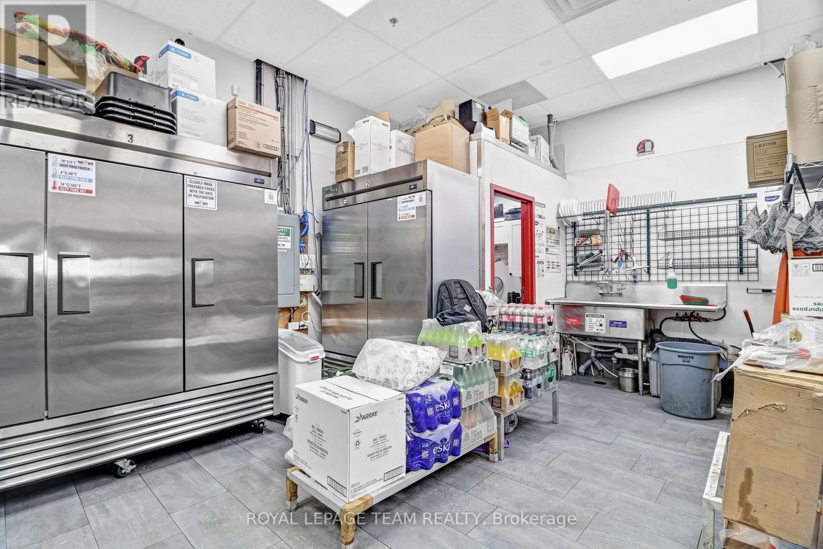 C - 129 Riocan Avenue Property Photo 16