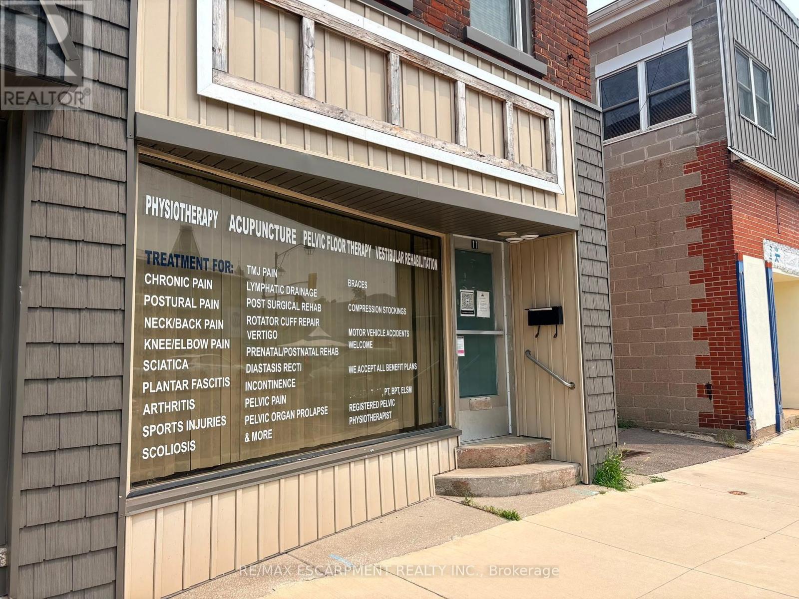 11 Colborne Street N Property Photo 2