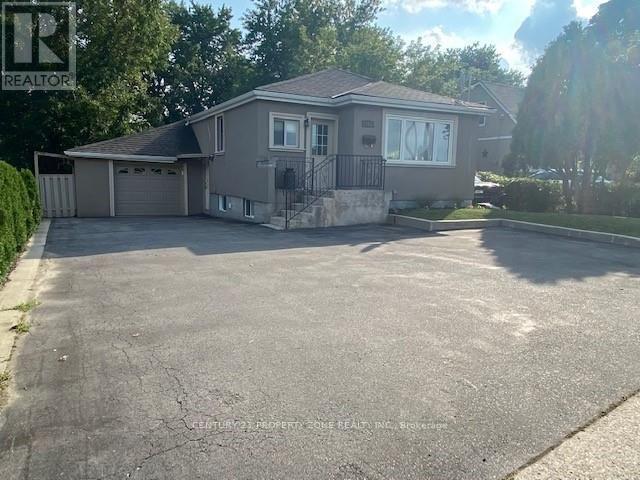 561 Mohawk Road W Property Photo 1