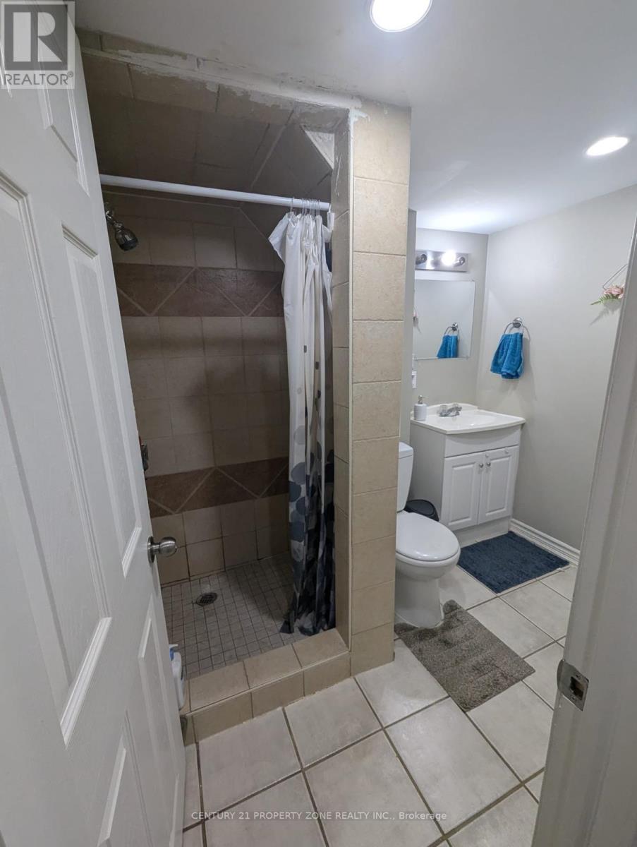 561 Mohawk Road W Property Photo 8