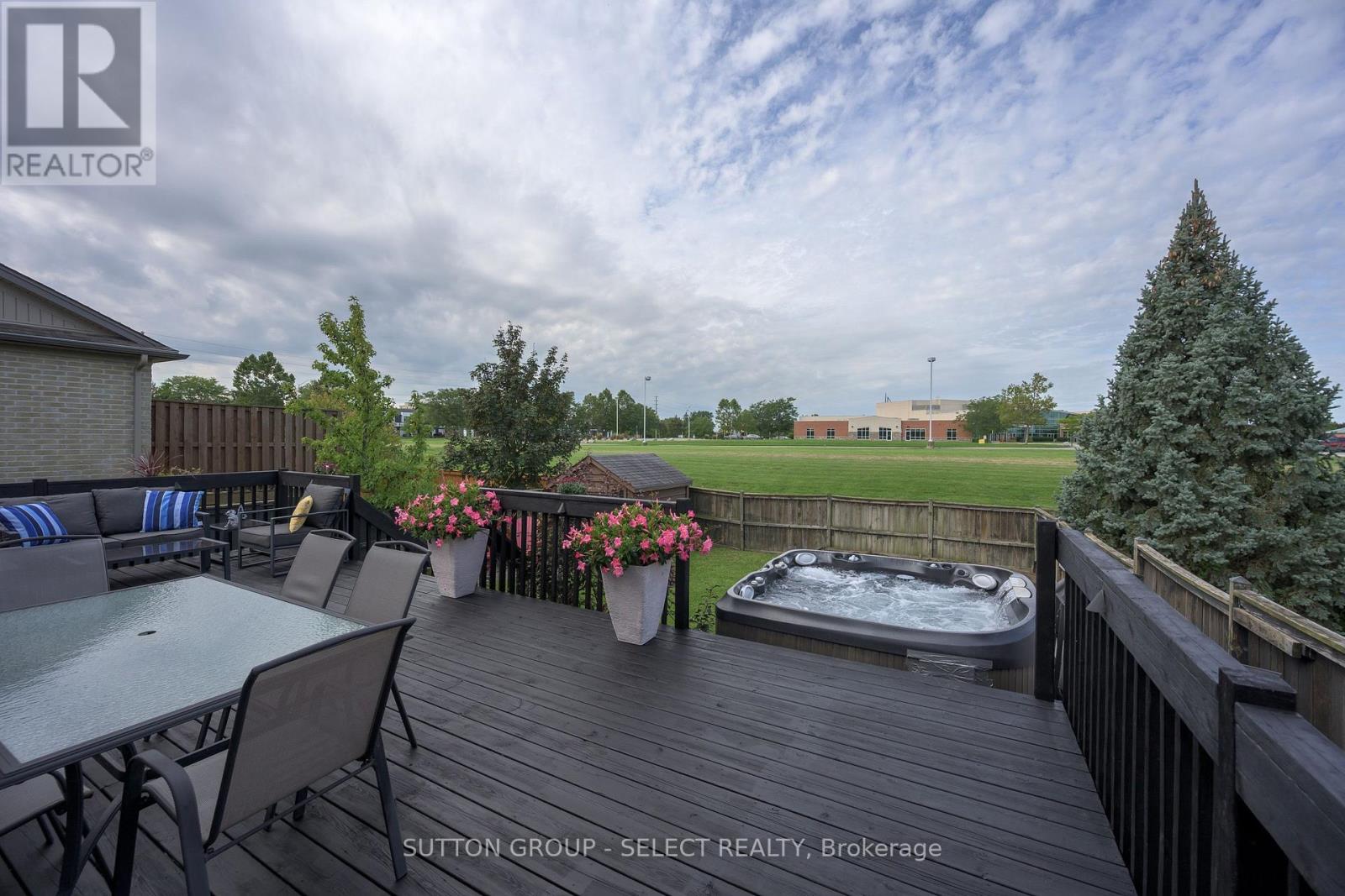1706 Bayswater Crescent Property Photo 2