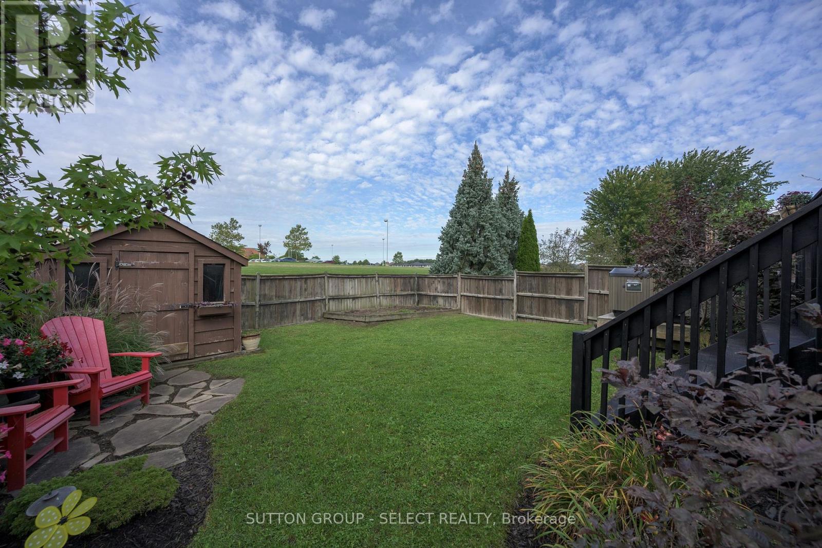 1706 Bayswater Crescent Property Photo 3