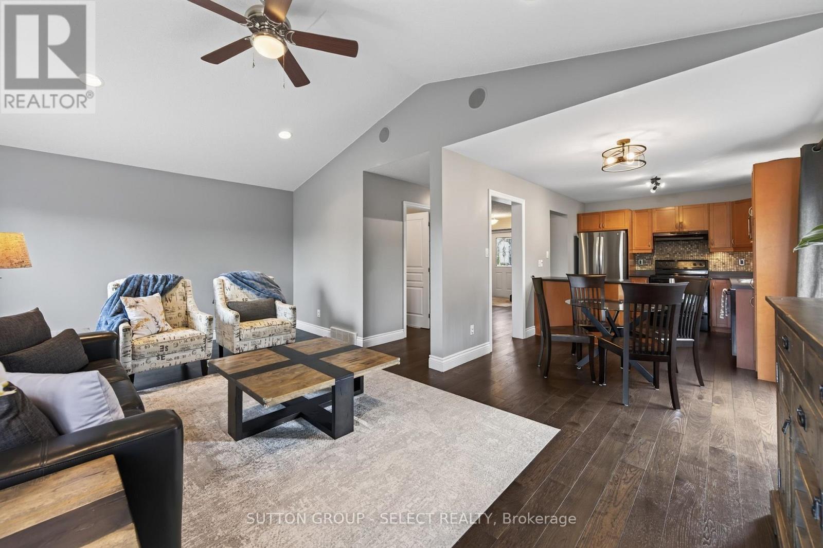 1706 Bayswater Crescent Property Photo 6
