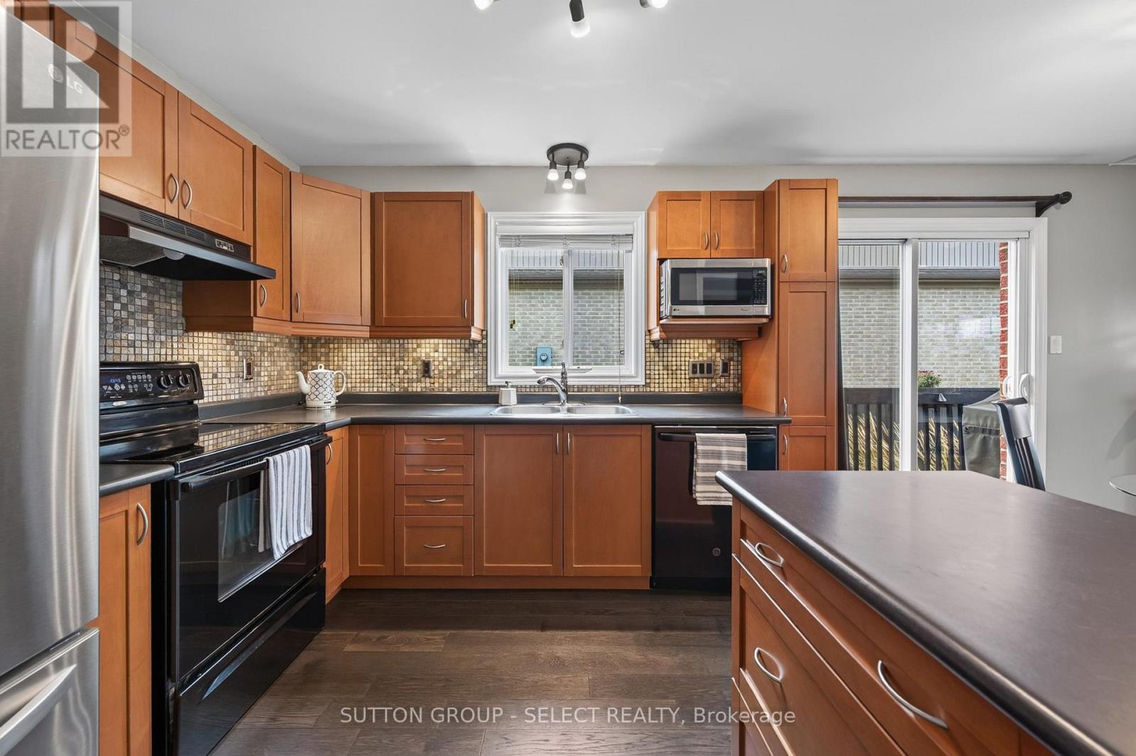 1706 Bayswater Crescent Property Photo 9