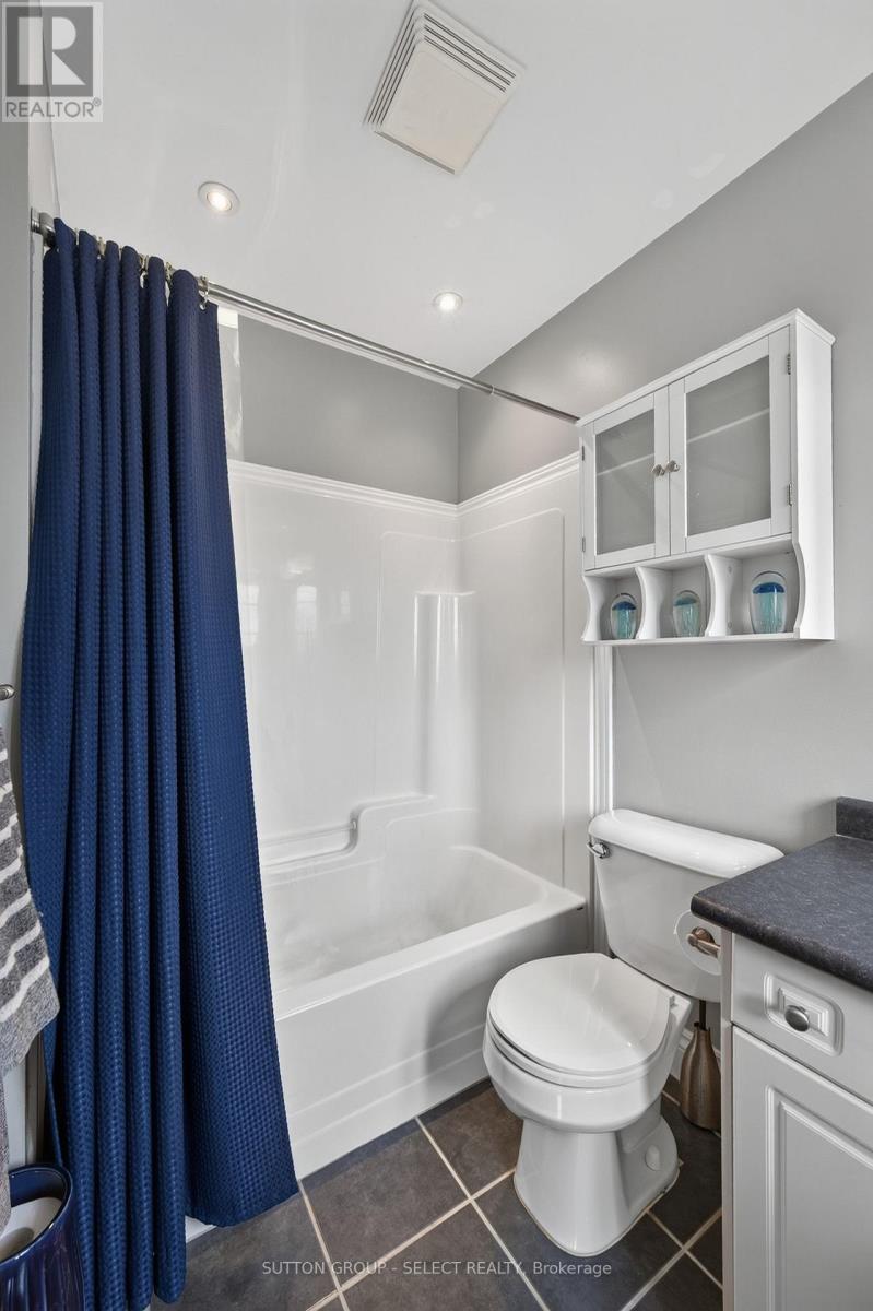 1706 Bayswater Crescent Property Photo 15