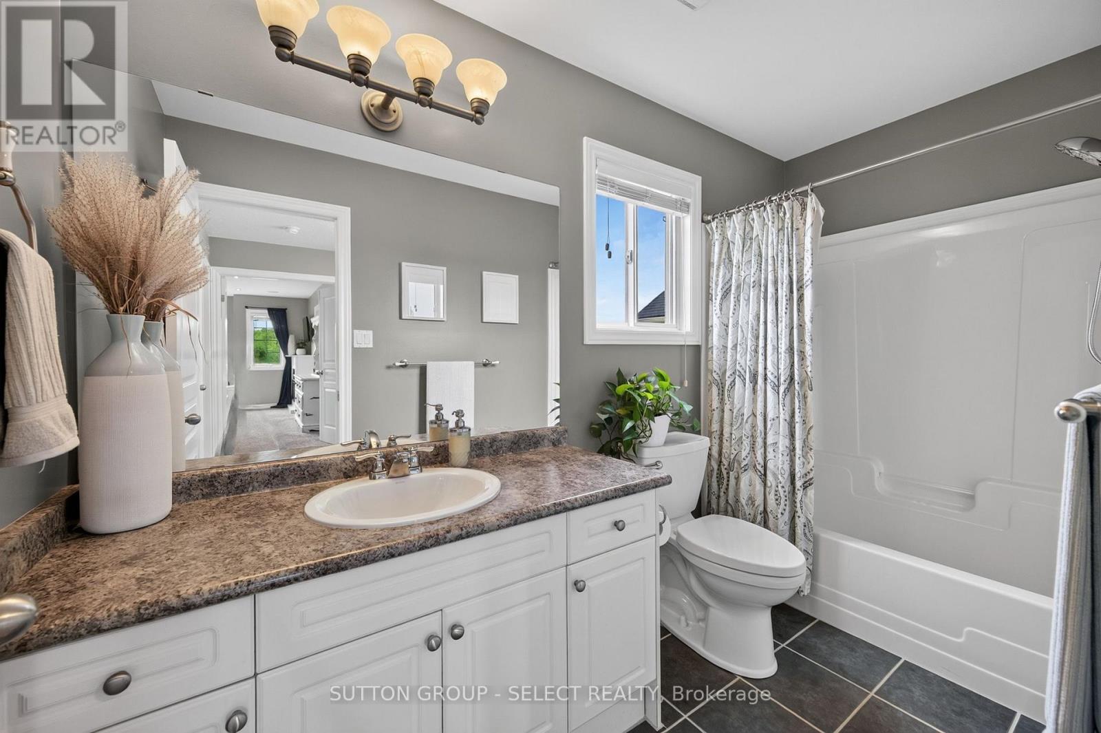 1706 Bayswater Crescent Property Photo 19