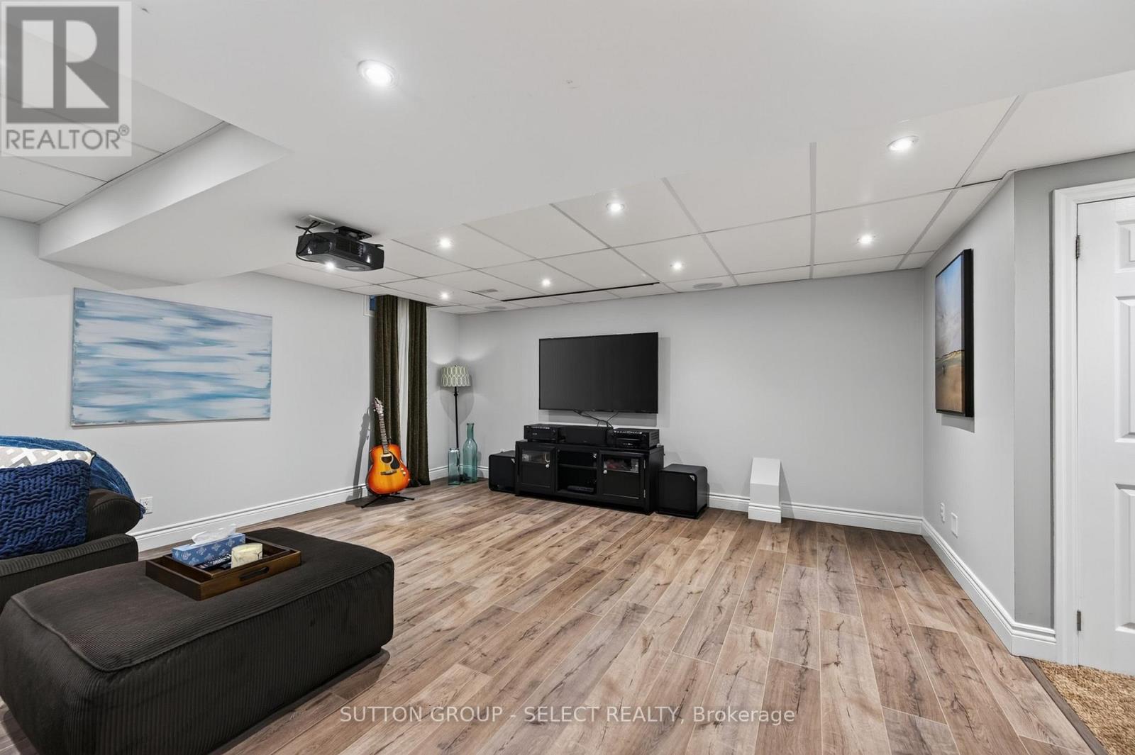 1706 Bayswater Crescent Property Photo 23