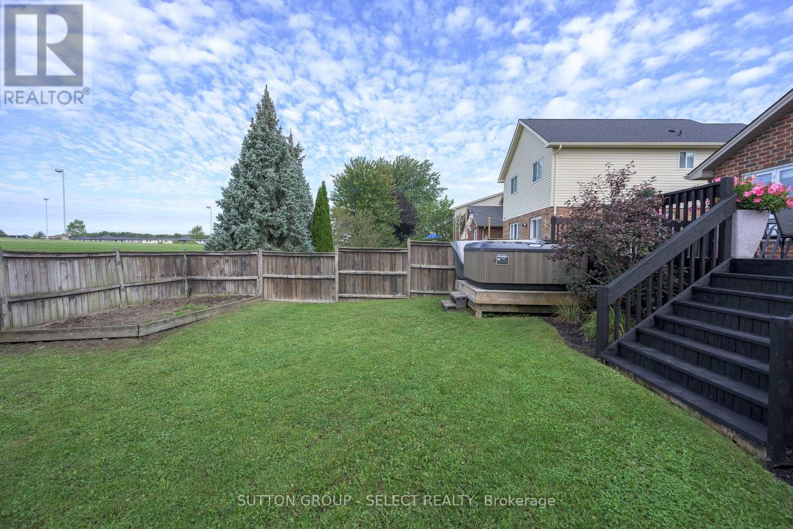 1706 Bayswater Crescent Property Photo 27