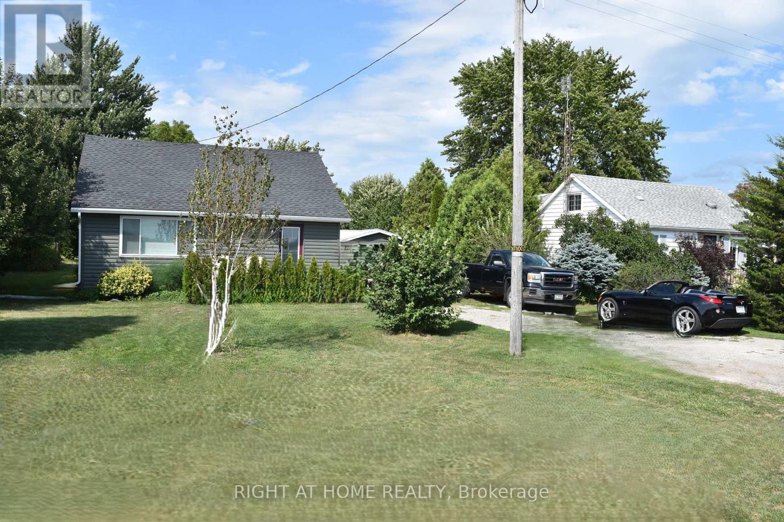 7231 Baseline Road E Property Photo 1