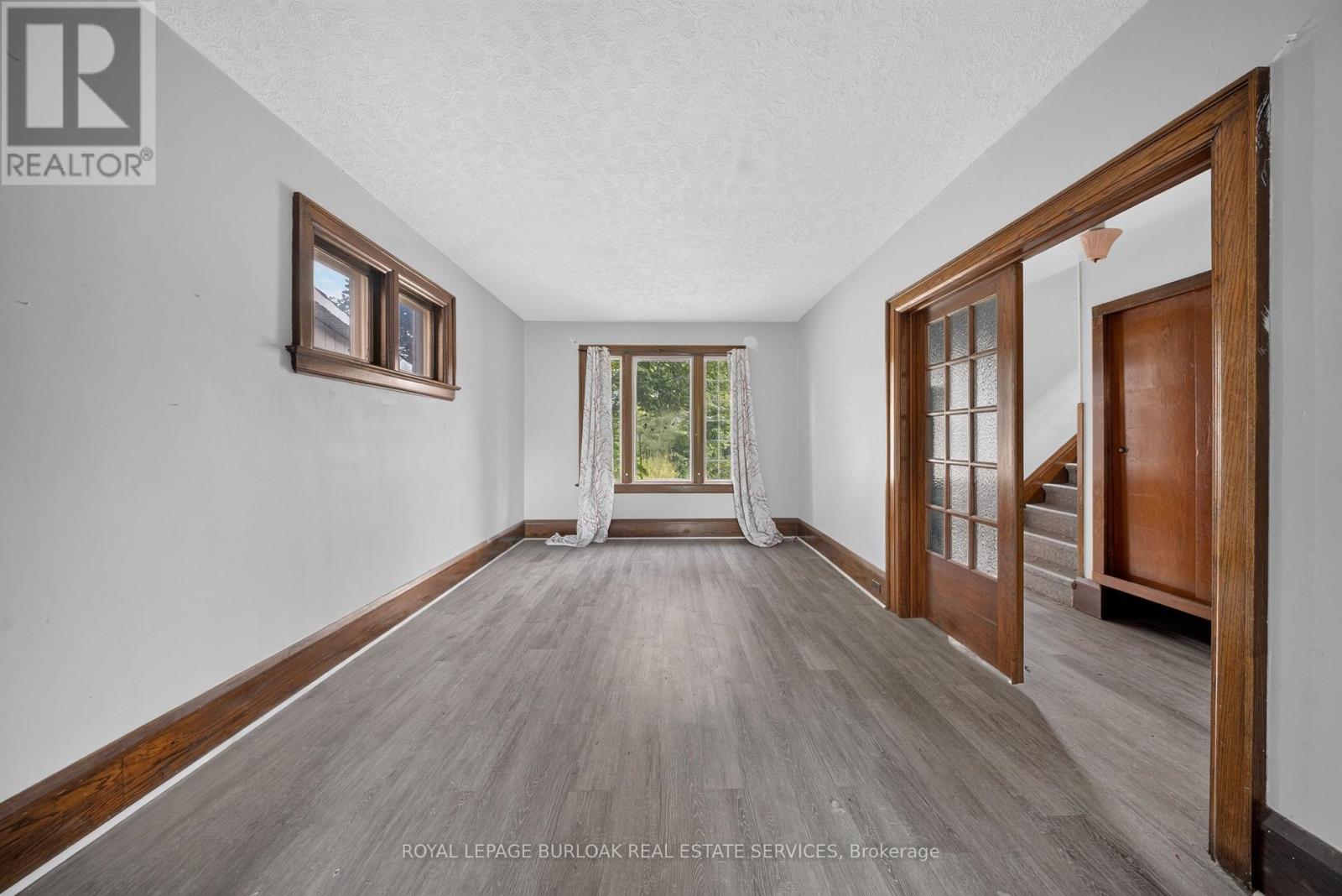 145 Albert Street W Property Photo 8