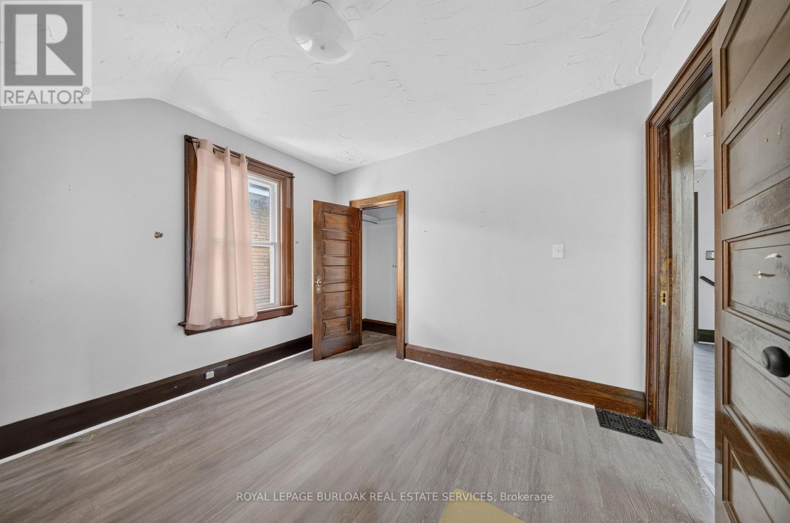 145 Albert Street W Property Photo 16