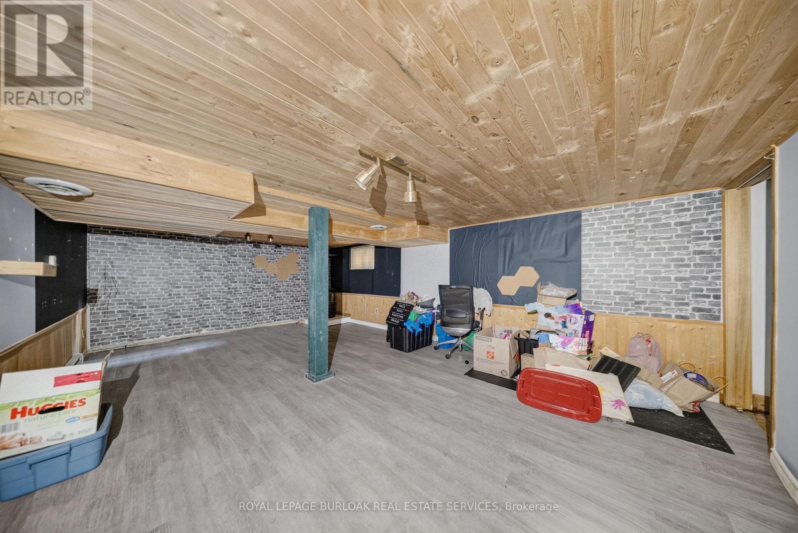 145 Albert Street W Property Photo 21