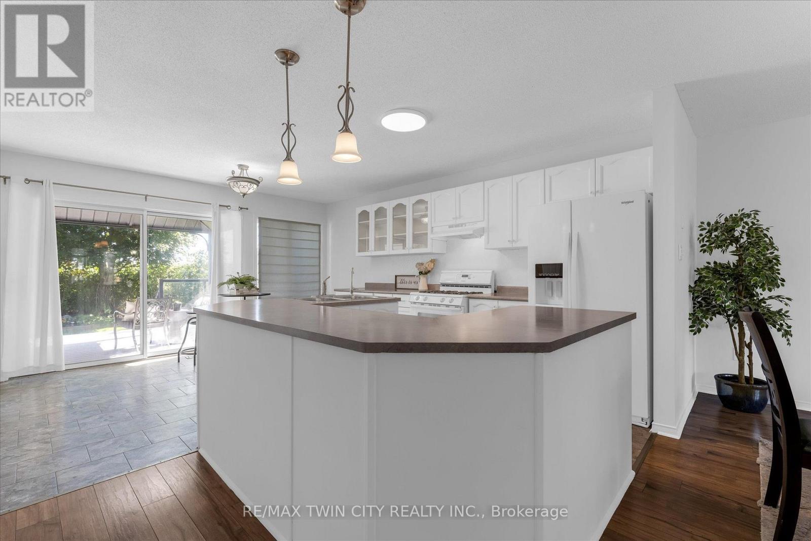 7 Aspen Lane Property Photo 10