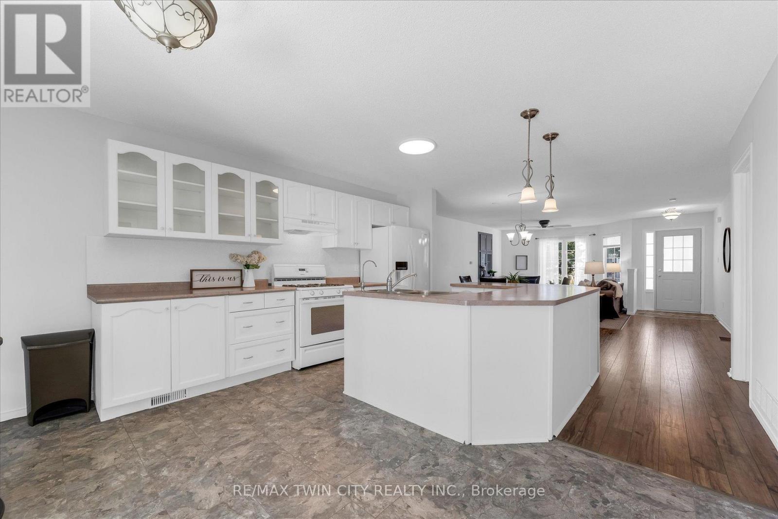 7 Aspen Lane Property Photo 11