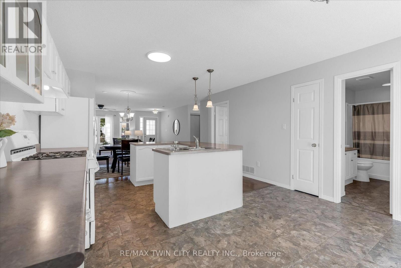7 Aspen Lane Property Photo 12
