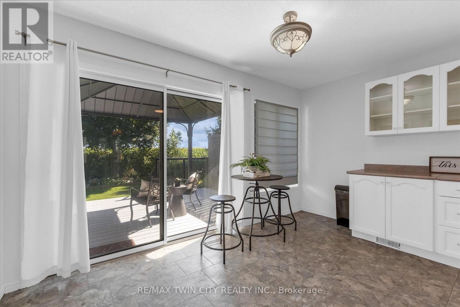 7 Aspen Lane Property Photo 14