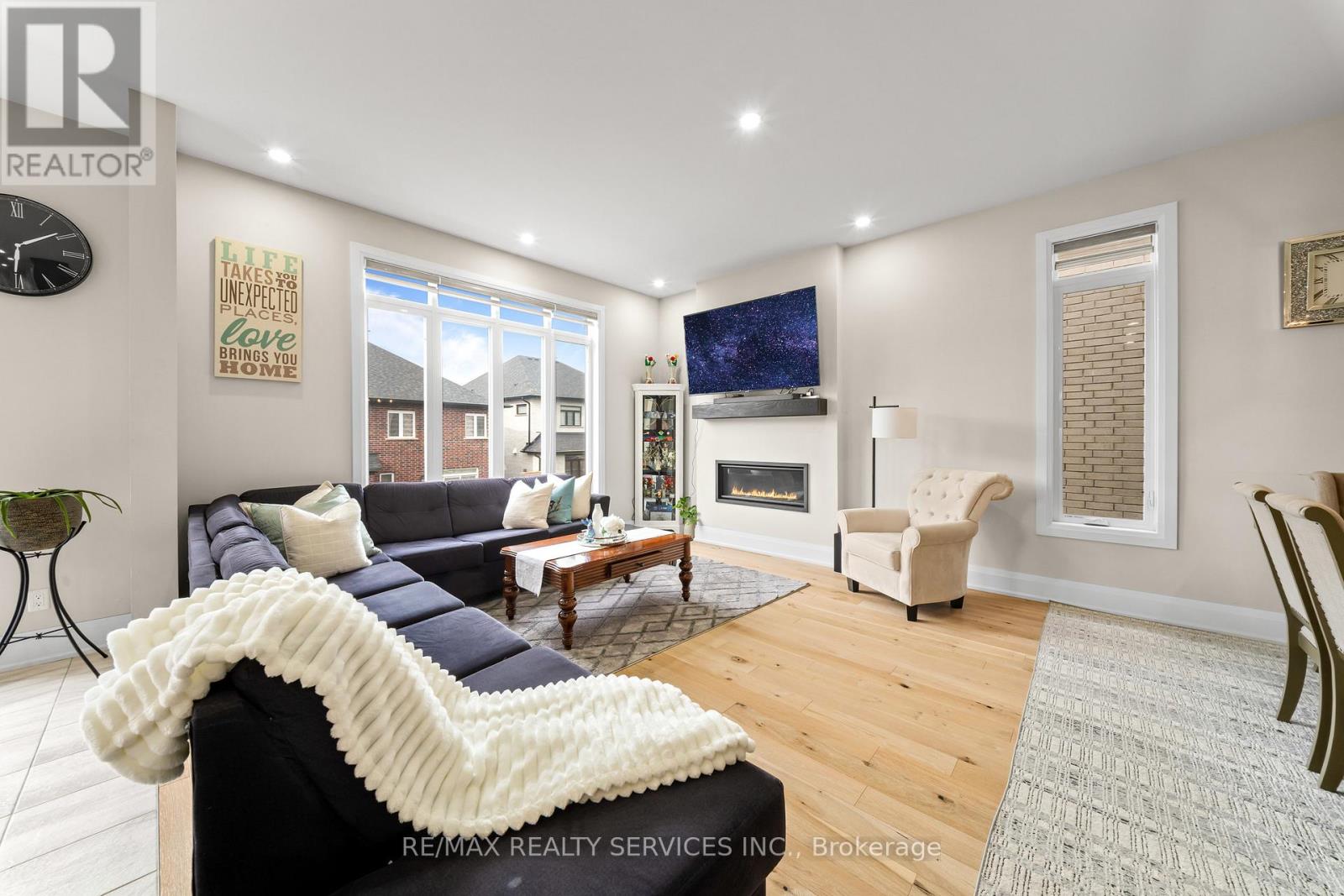 130 Pondcliffe Drive Property Photo 14