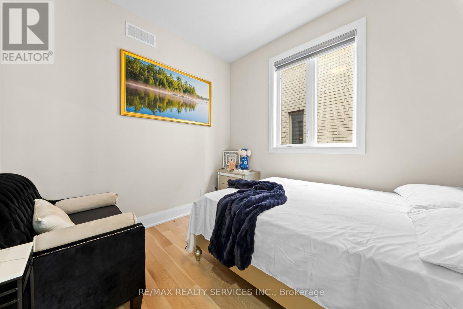 130 Pondcliffe Drive Property Photo 21