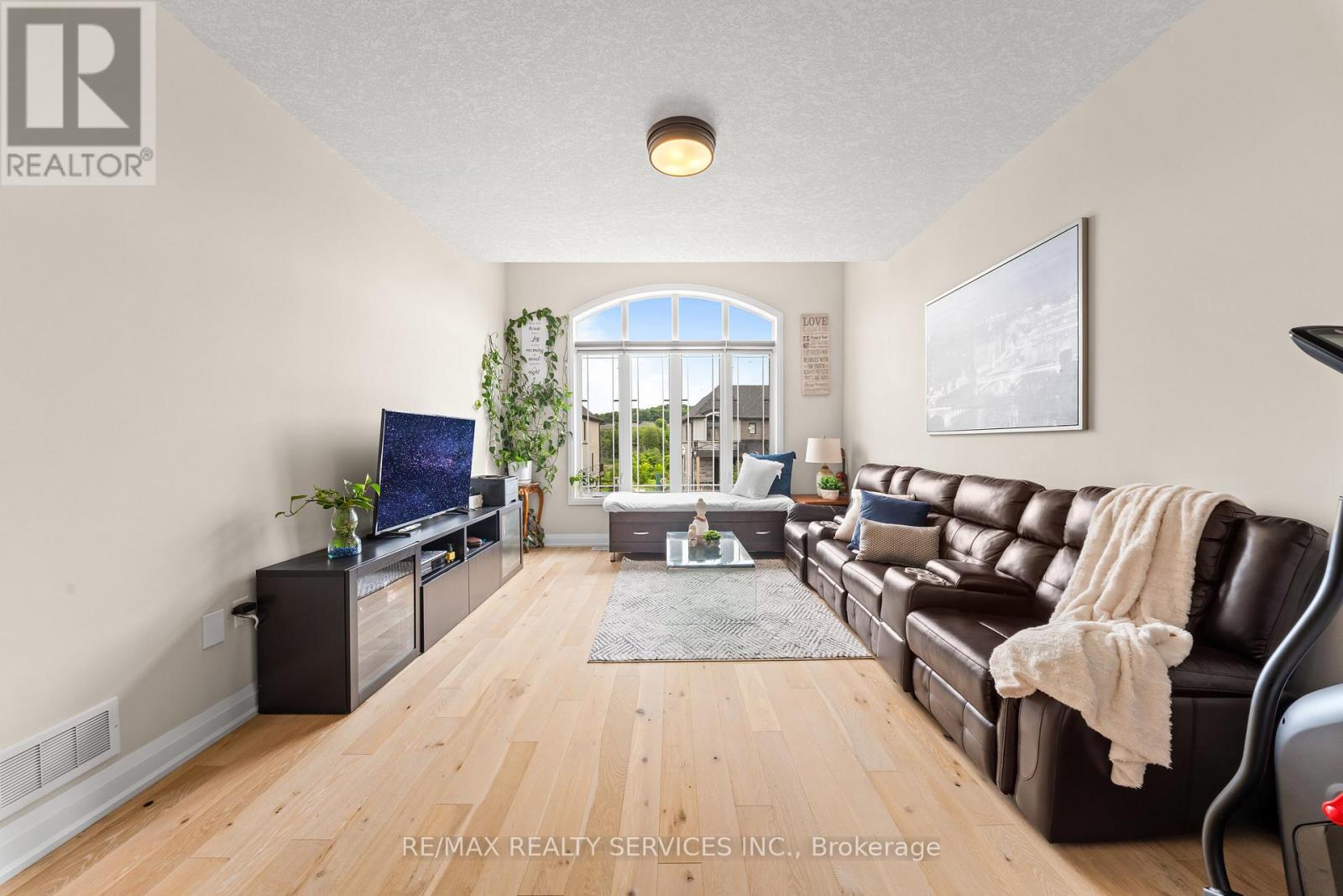 130 Pondcliffe Drive Property Photo 26