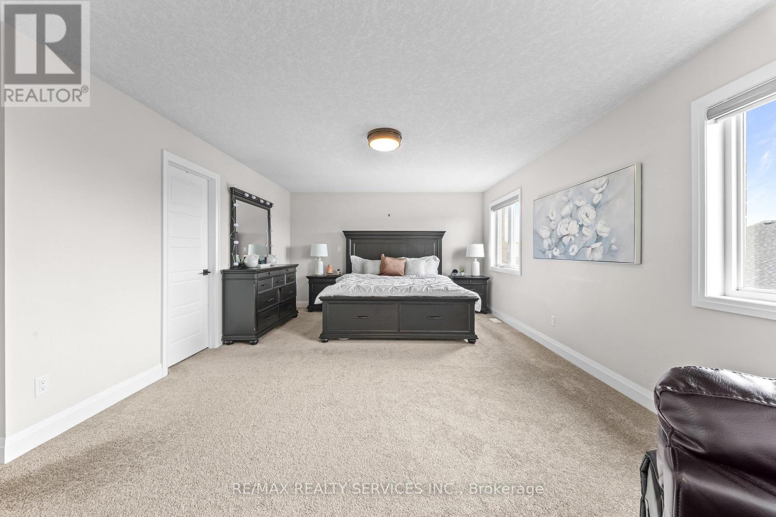 130 Pondcliffe Drive Property Photo 30