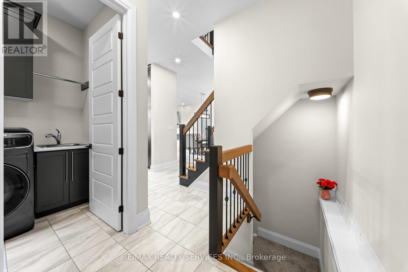 130 Pondcliffe Drive Property Photo 45
