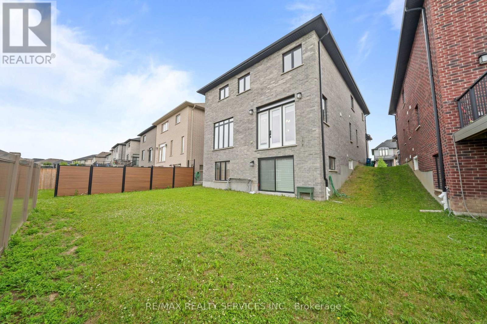 130 Pondcliffe Drive Property Photo 49