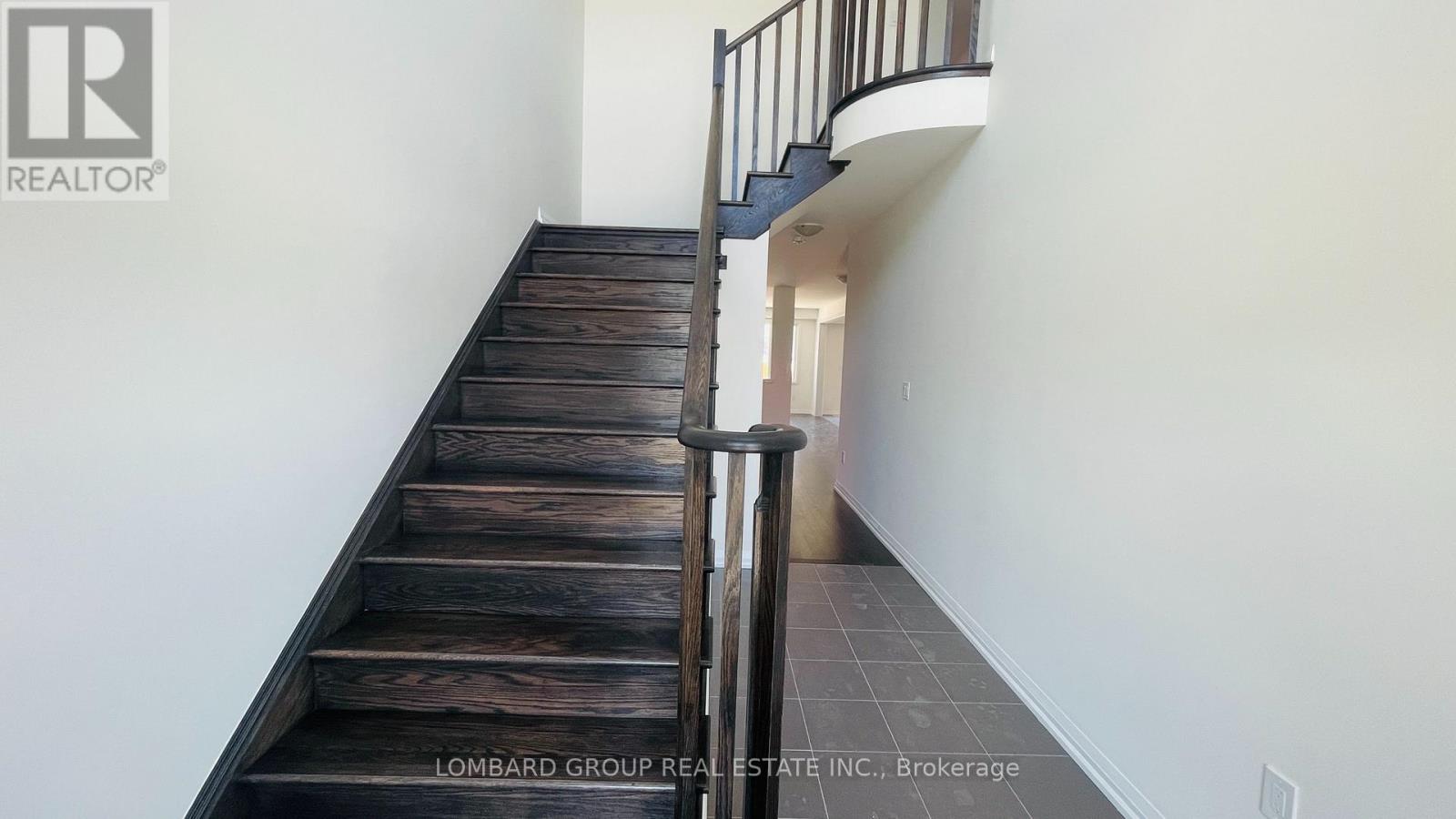 100 Lillian Way Property Photo 3