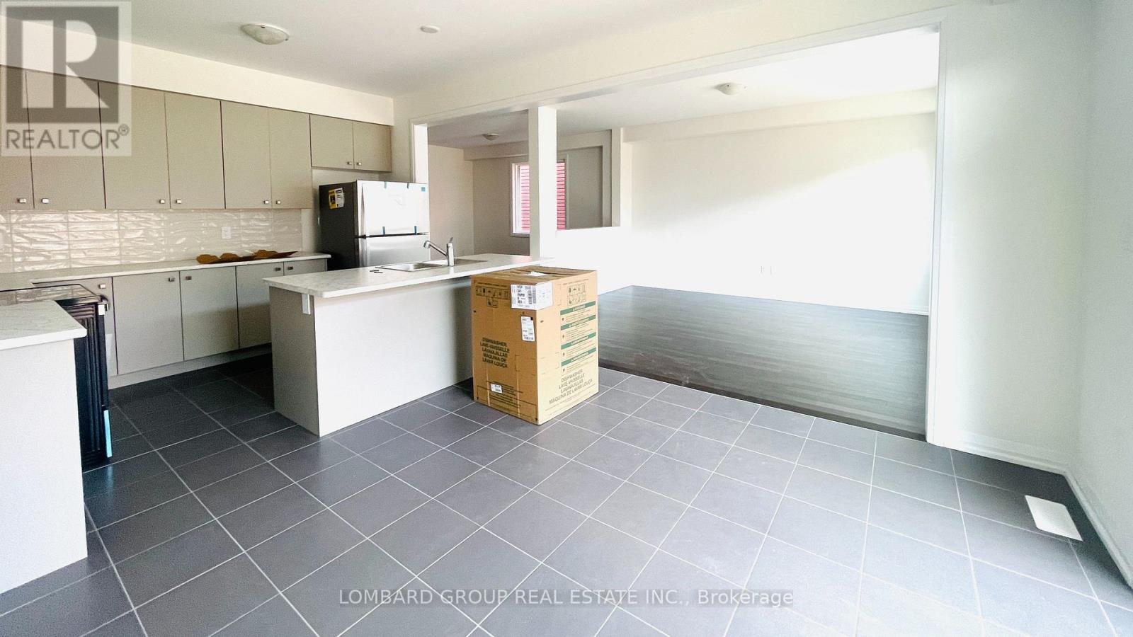 100 Lillian Way Property Photo 13