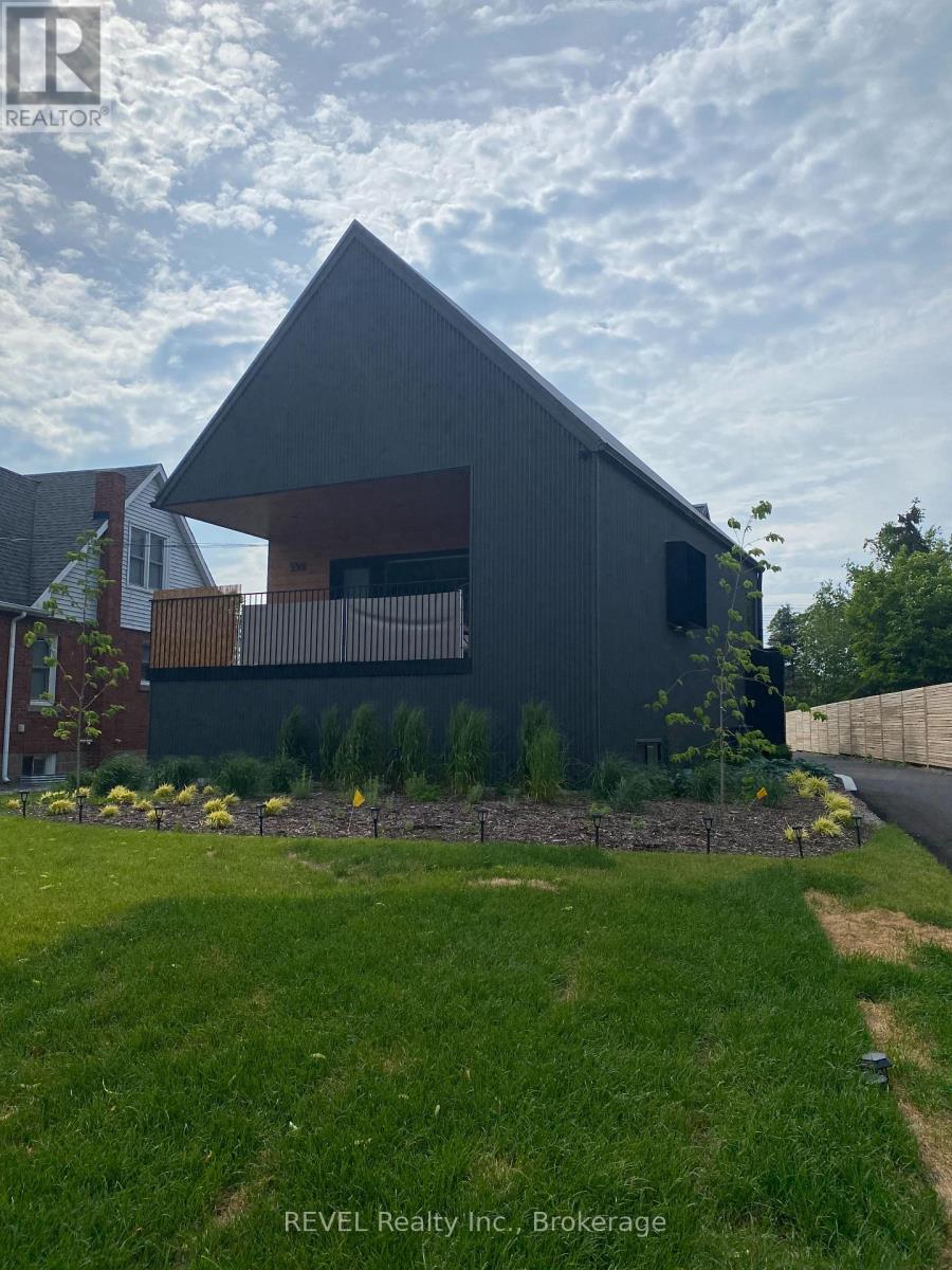 UNIT 2 - 5361 VALLEY WAY